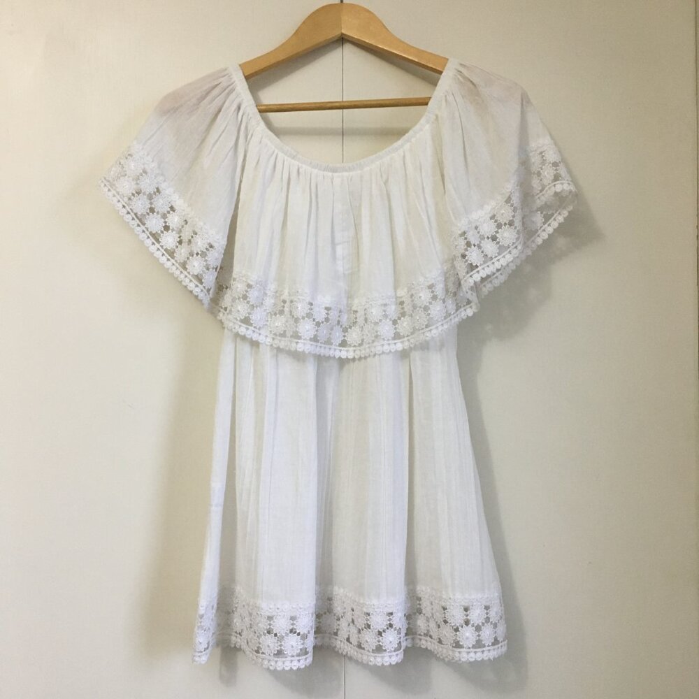 White Mexican Embroidered Cotton Tunic Top Boho Peasant Blouse Lace Detail